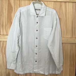 Mens long sleeve, like new casual shirt.